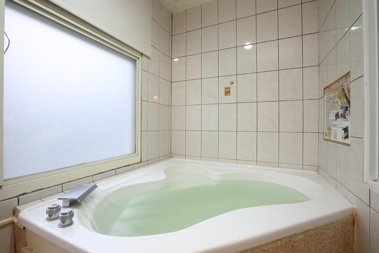 Cyuan Tang Hot Spring Hotel Jiaoxi Exterior foto
